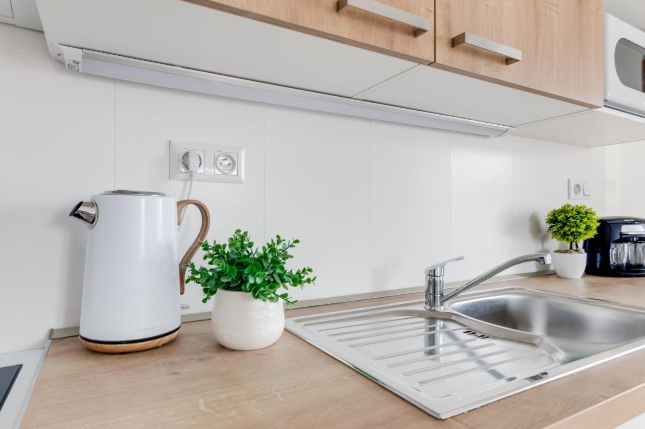 Modern, Bright And Spacious Apartment Prag Eksteriør billede