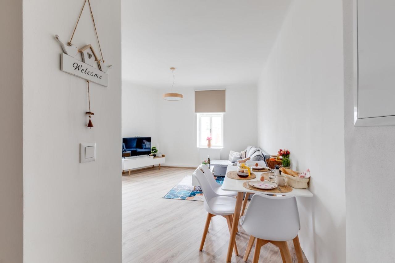 Modern, Bright And Spacious Apartment Prag Eksteriør billede