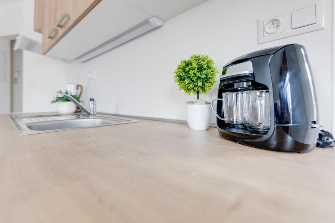 Modern, Bright And Spacious Apartment Prag Eksteriør billede
