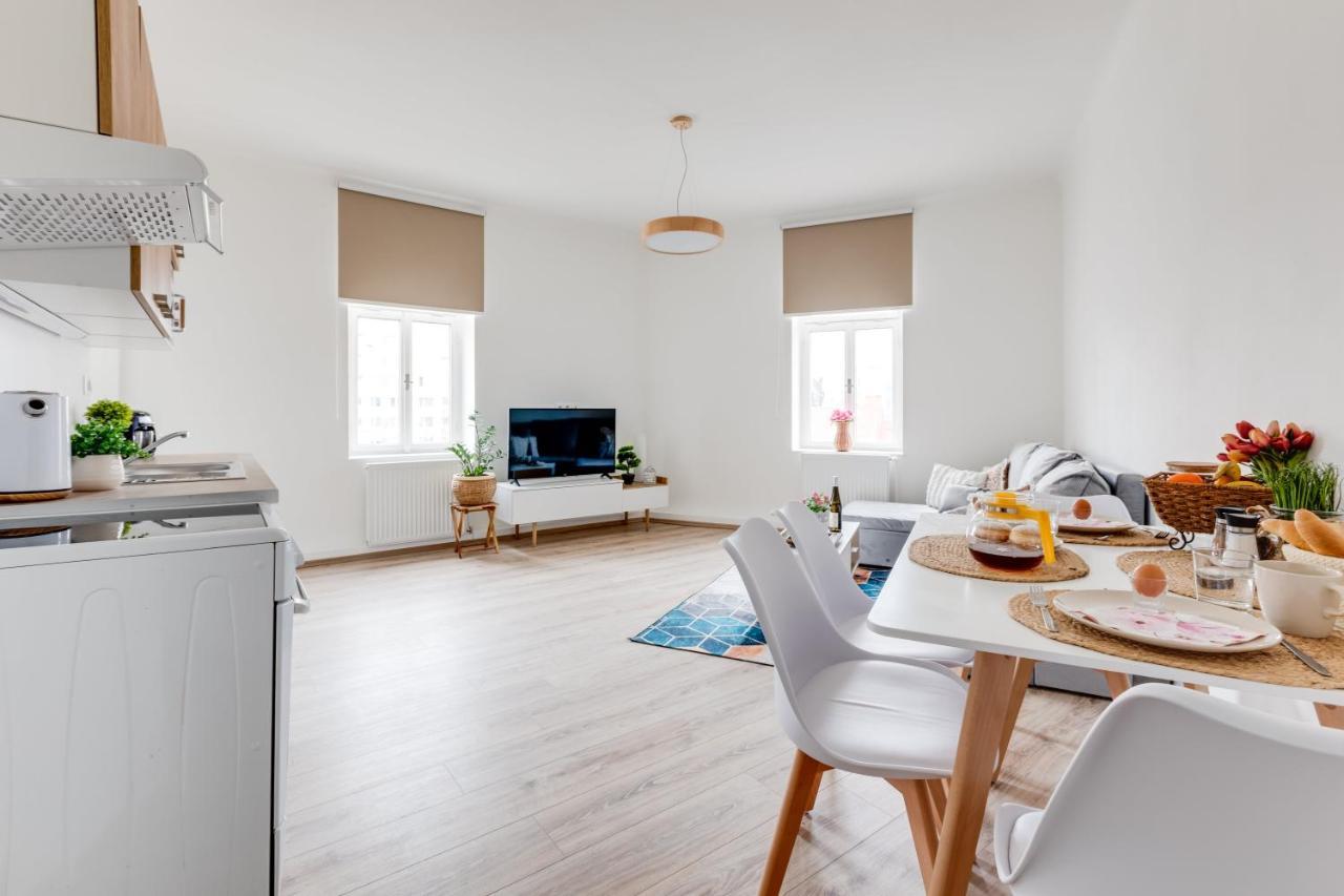 Modern, Bright And Spacious Apartment Prag Eksteriør billede