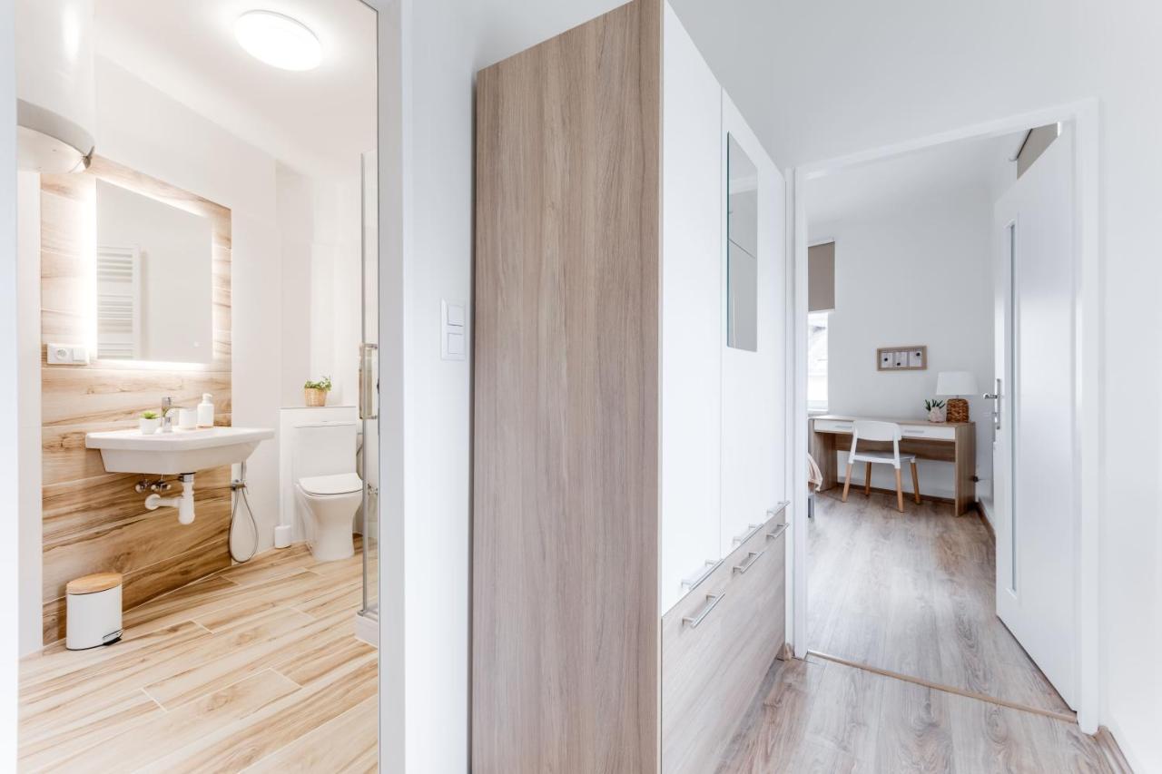 Modern, Bright And Spacious Apartment Prag Eksteriør billede
