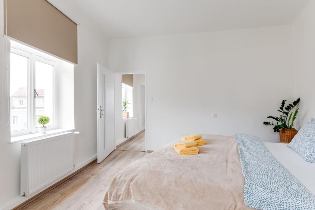 Modern, Bright And Spacious Apartment Prag Eksteriør billede