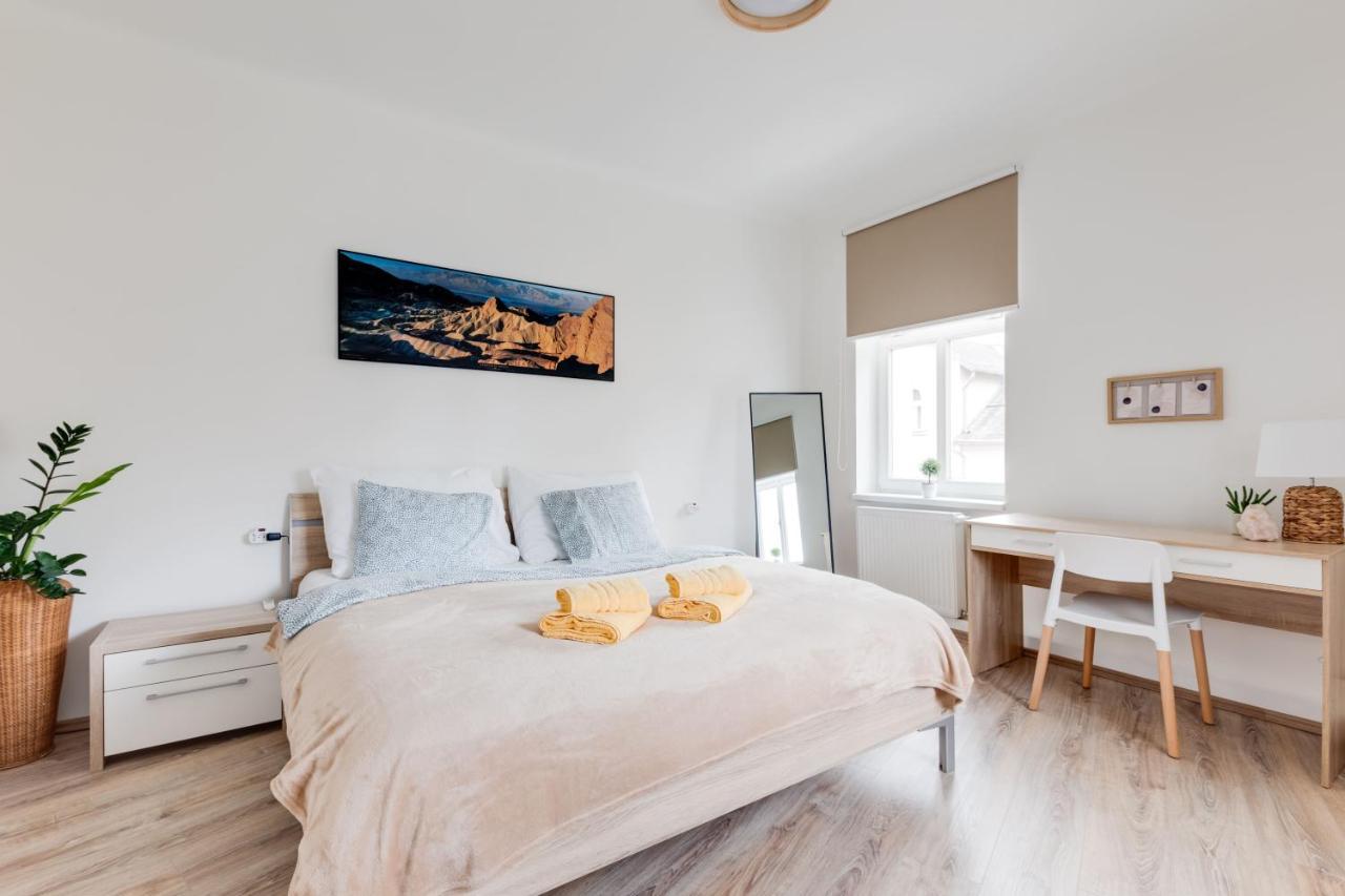 Modern, Bright And Spacious Apartment Prag Eksteriør billede